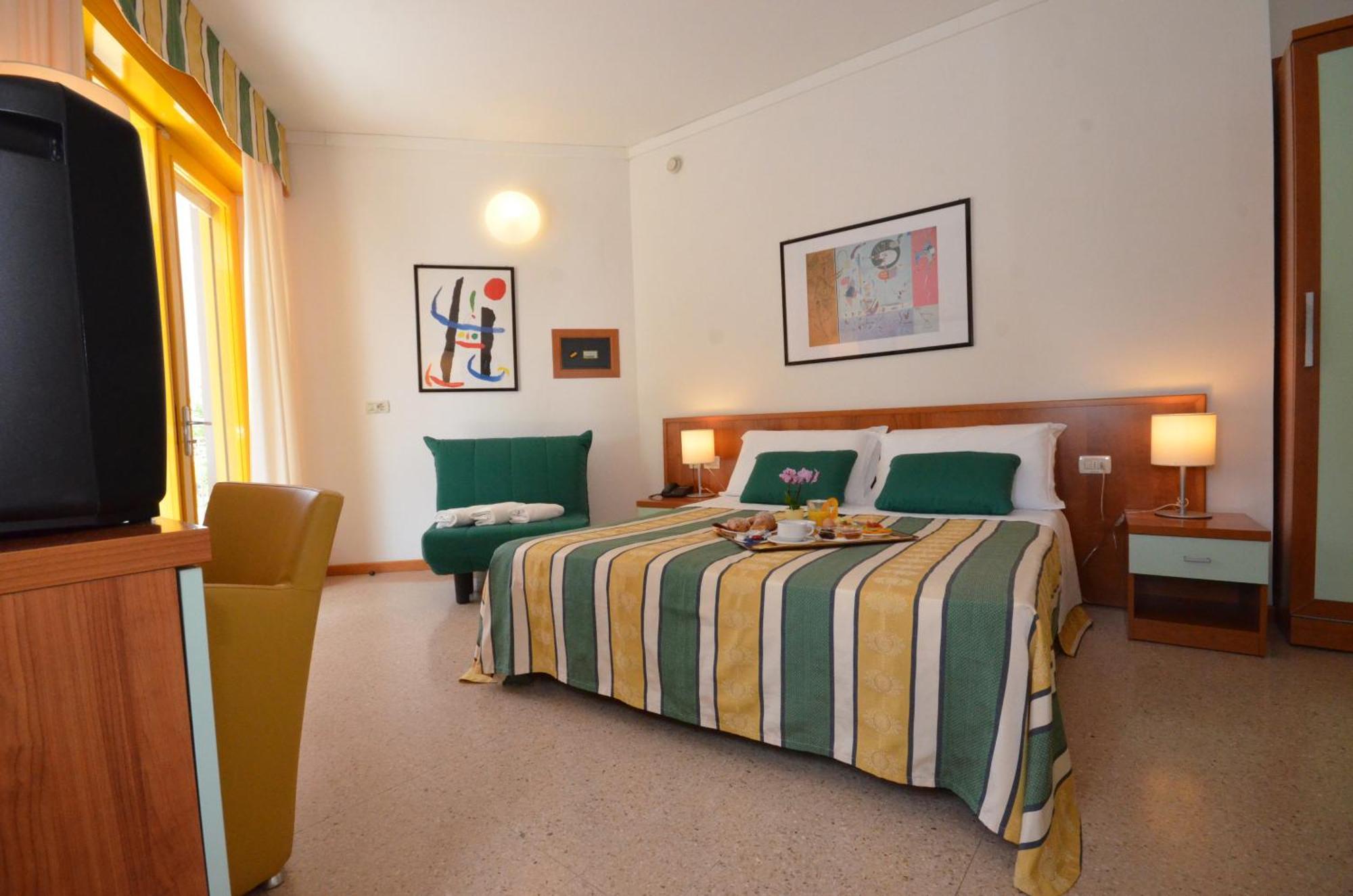 Hotel Luna Bibione Extérieur photo