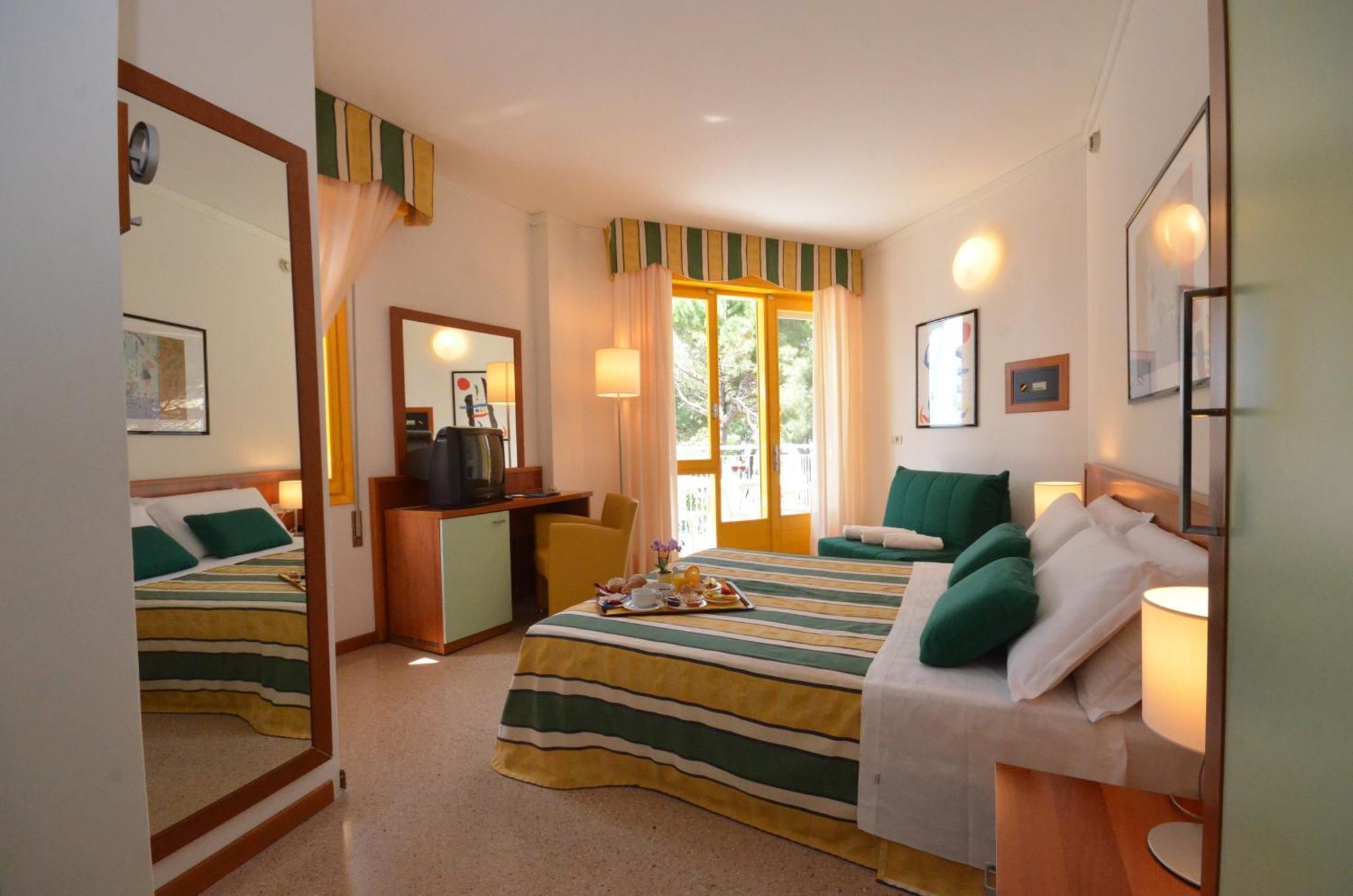 Hotel Luna Bibione Extérieur photo