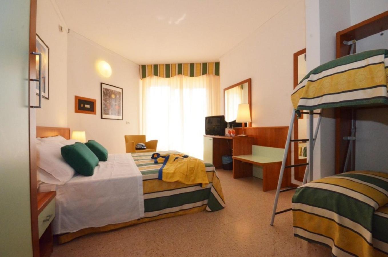 Hotel Luna Bibione Extérieur photo